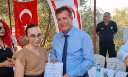 Arıklı: Parti farkı gözetmeksizin kırsal kesim arsası hak sahiplerine belgelerini dağıttık
