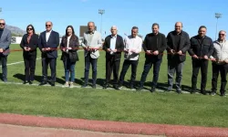 Değirmenlik'te zemini doğal çime dönüştürülen Sadık Cemil Stadyumu'nda açılış töreni yapıldı