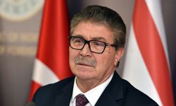 Üstel’den Hristodulidis’e Fransız askeri tepkisi: Güney Kıbrıs’ı yabancı güçlerin üssüne dönüştürüyorsunuz