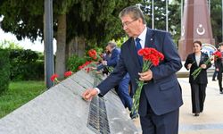 Üstel, Haydar Aliyev’in anıt mezarını ziyaret etti