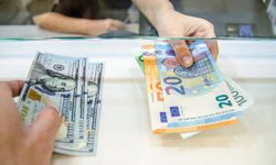 Döviz kurları: Sterlin 65,50 TL, dolar 48,95 TL, euro 56,20 TL’den işlem görüyor