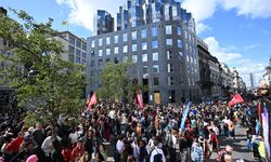 Brüksel'de öğrenciler eğitim ücretlerindeki artışı protesto etti