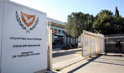 Rum Dışişleri Bakanlığı, BM Genel Sekreteri’nin raporlarındaki “eşit mesafelerden” memnun değil