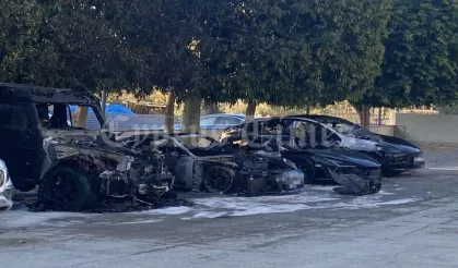 Güney Kıbrıs'ta, öldürülen iş adamının ortağına ait 4 araç yandı: Kundaklama şüphesi var