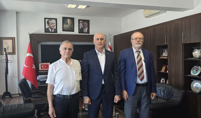 Bakan Amcaoğlu, Taş Ocakları Çalıştayı Sonuç Bildirgelerini Teslim Aldı