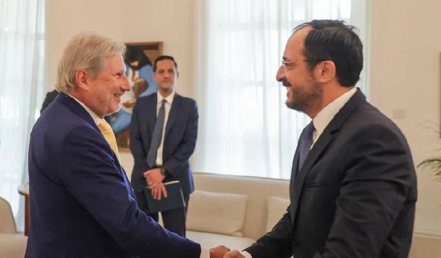 Cyprus Mail: Hahn barış sürecine katkıdan çok kafa karışıklığı yaratabilir