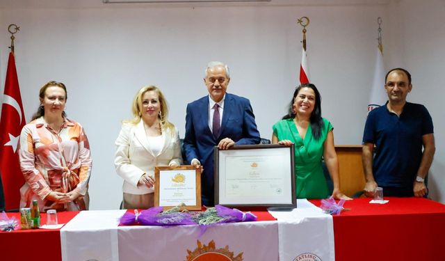 Sibel Tatar inisiyatifinde başlayan “Hedef Sıfır Atık” Projesi’ne uluslararası ödül