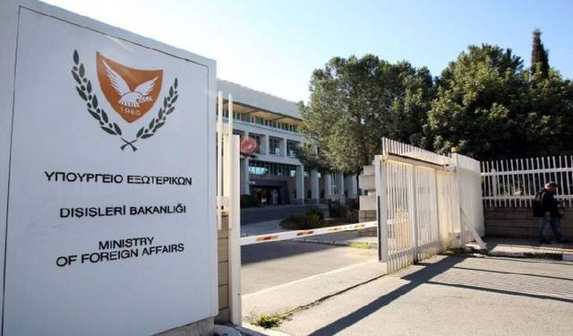 Rum Dışişleri Bakanlığı, BM Genel Sekreteri’nin raporlarındaki “eşit mesafelerden” memnun değil