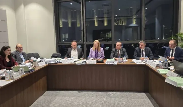 Turizm, Kültür, Gençlik ve Çevre Bakanlığı bütçesi 2 milyar 725 milyon 229 bin TL olarak oy çokluğuyla kabul edildi