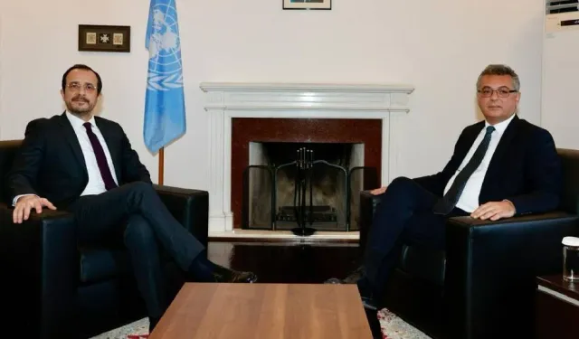 Liderlerin görüşmesi Rum basınında: İlk baş başa görüşmede sonuç yok