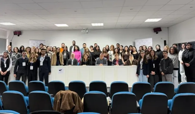 "Geleceğin Hekimlerinin Gelecek Planlamasında Yol Haritası” konulu seminer düzenlendi