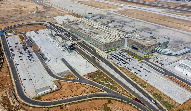 Ercan Havalimanı otoparkında yeni uygulama: İlk 30 dakika ücretsiz