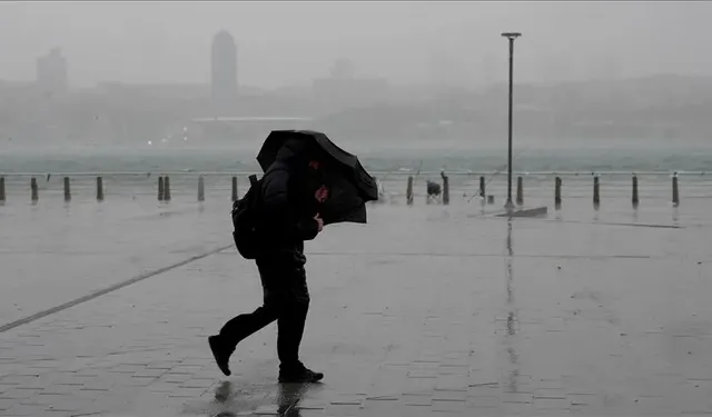 İstanbul için kuvvetli yağış ve fırtına uyarısı