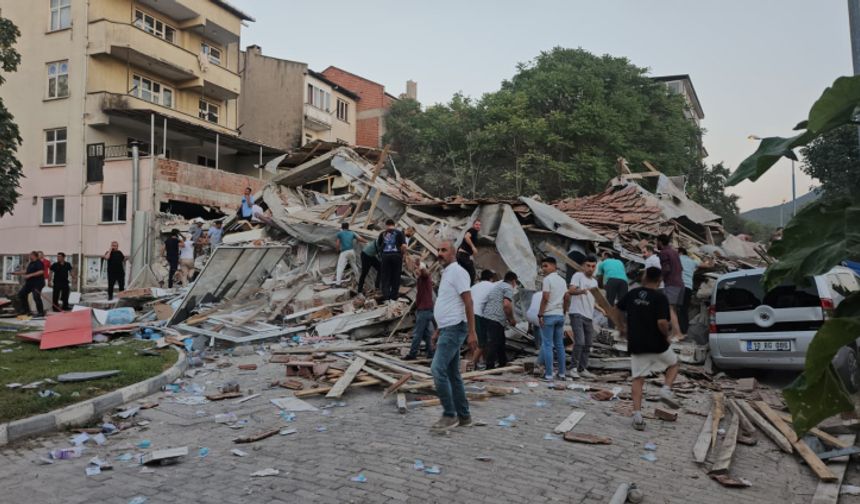 Balıkesir'de 6,1 büyüklüğünde deprem