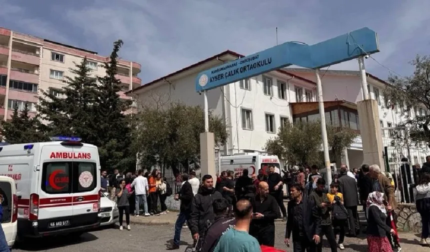 Kahramanmaraş'ta okulda silahlı saldırı: 8'i öğrenci 9 kişi hayatını kaybetti, 13 yaralı