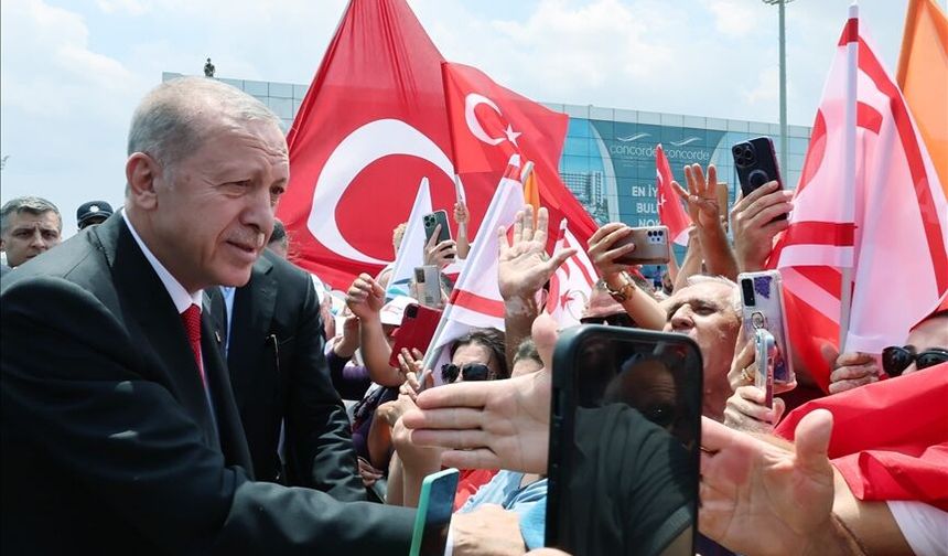 Erdoğan :(KKTC’ye ziyaret) 20 Temmuz zaten bizim orası için her zaman yaptığımız bir ziyaret. Yine aynen devam
